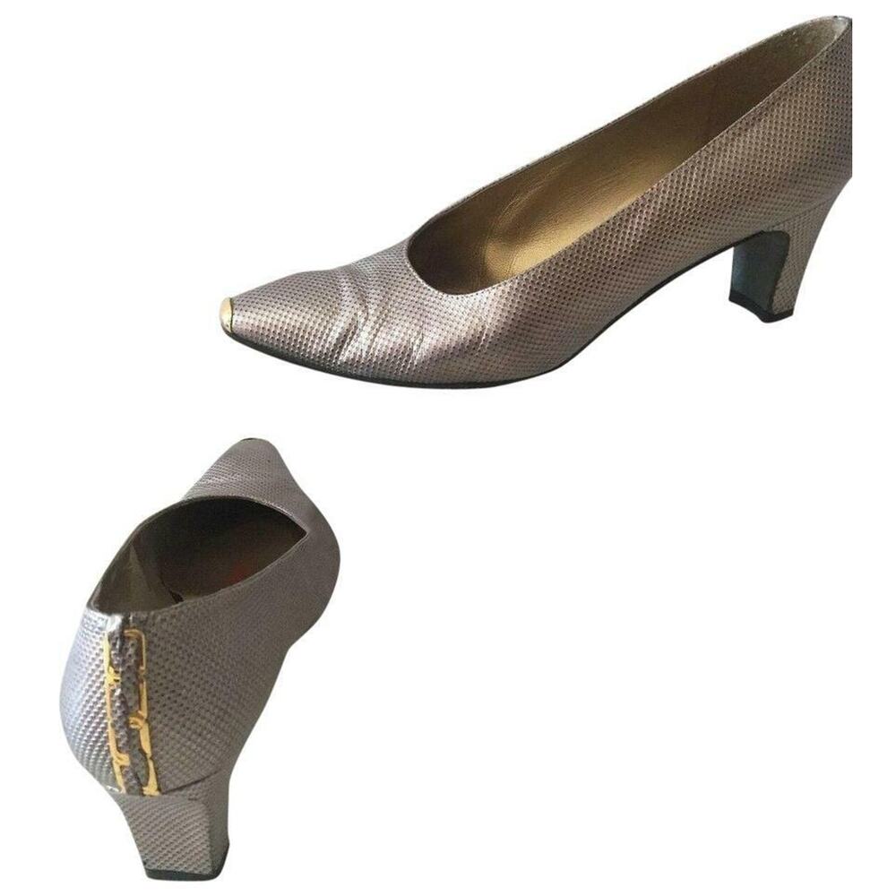 Stuart Weitzman Taupe Textured Shoe Pump Metal Toe Rand Cap 2 1/2" heel Classic